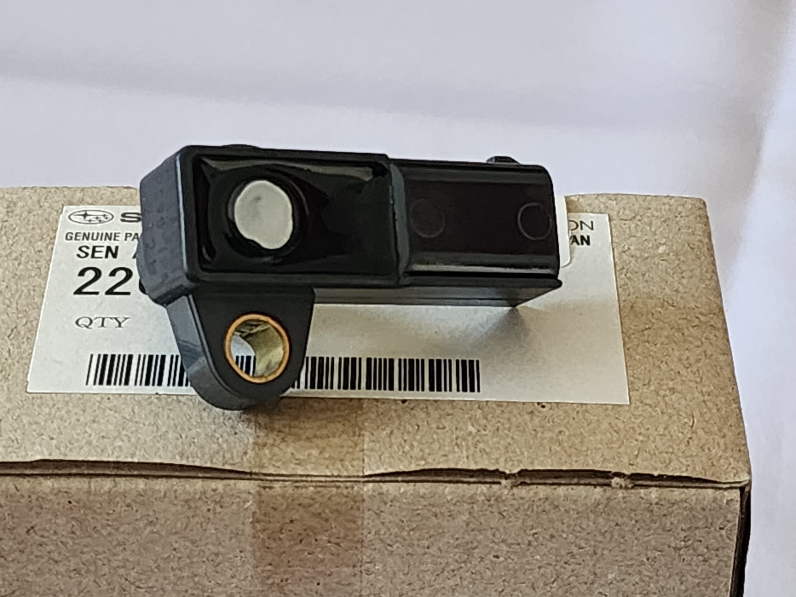 Japanese Subaru Fuel Pressure Regulator - Image 3