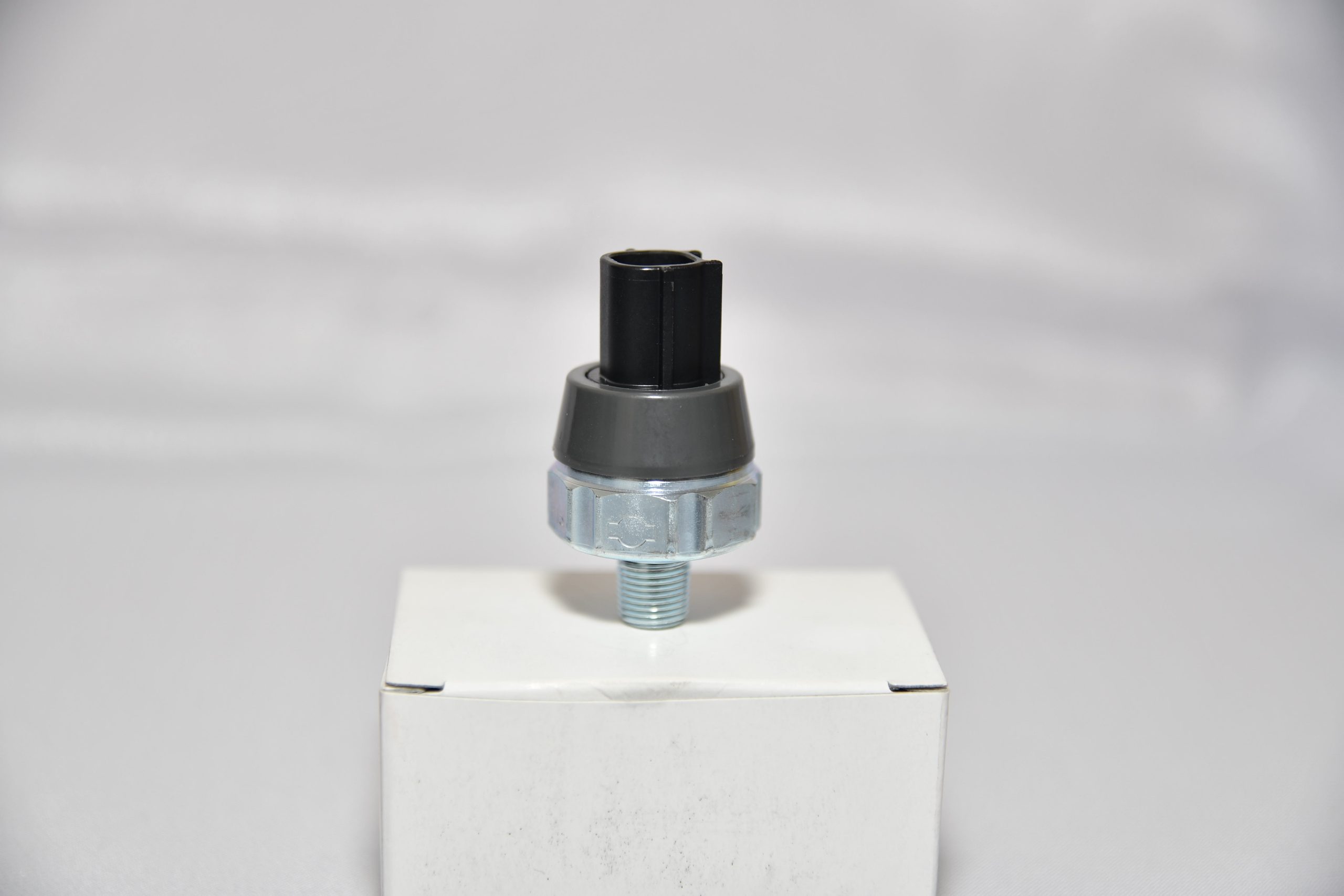 Japanese Nissan Eng. Oil Pressure Sensor - Image 3