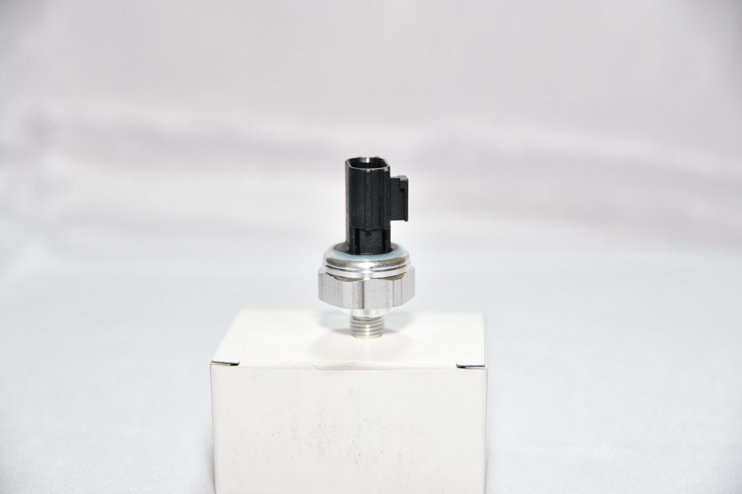 Japanese Nissan Hi Pressure Sensor - Image 3